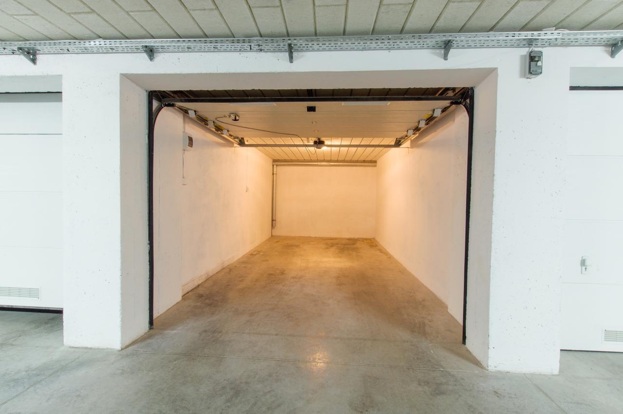Z Garazem Solna 11c/306 *